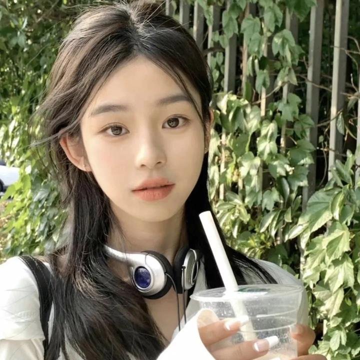 少年与水球